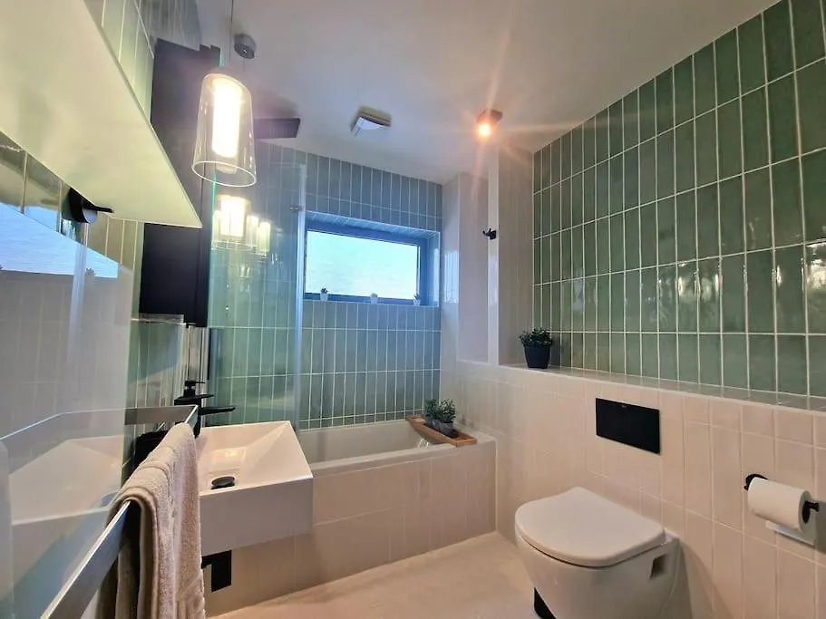 Luxury Station Apartment By Payman Club 캠브리지 0*,  영국